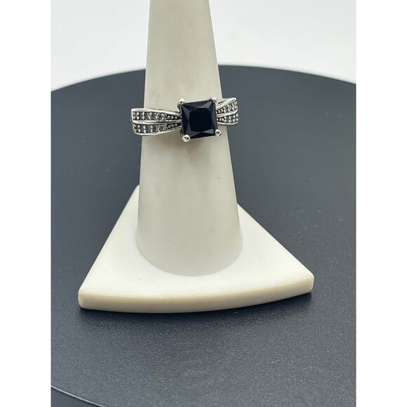 Sterling Silver 925 Square Prong 7mm Black Onyx Stone Marcasites Ring Size 7.5 - Picture 2 of 9
